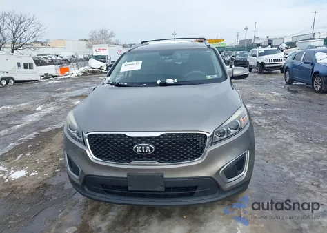 2016 Kia Sorento 2.4L Lx z USA, uszkodzony, nr VIN 5XYPGDA39GG013618